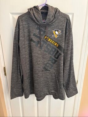 Majestic Pittsburgh Penguins hockey Gray Pullover Hoodie size XL like new!